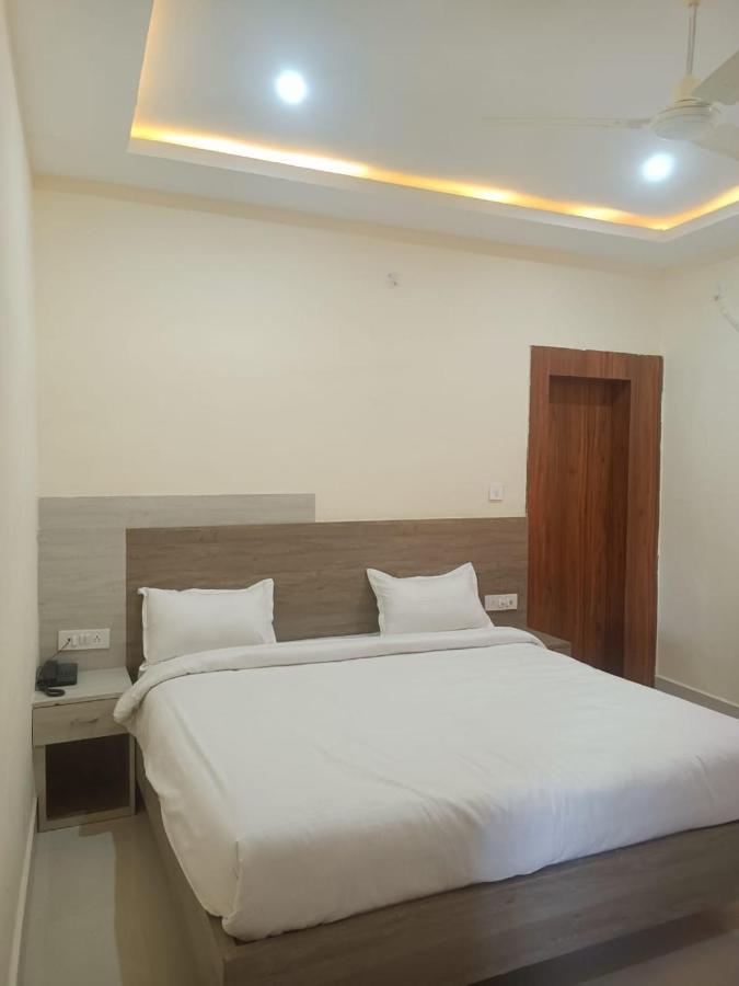 Hotel Rajwada Palace Orchha Exteriör bild